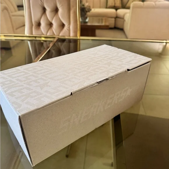 Golden Goose White and Tan Sneakers Distressed Leather - Picture 8 of 9